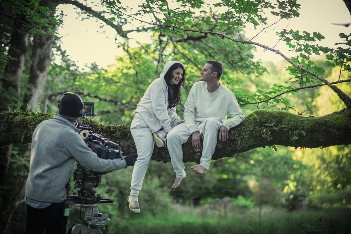 Cinematographer Felix Wiedemann, Eve Hewson and Tom Bateman on the set of “Behind Her Eyes.” Cr: Mark Mainz/Netflix