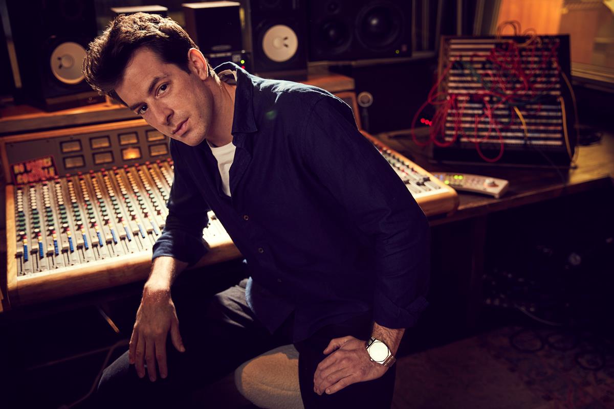 Mark Ronson hosts “Watch the Sound with Mark Ronson.” Cr: Apple TV+