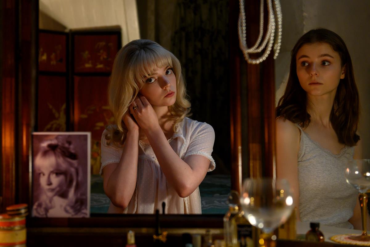 Anya Taylor-Joy stars as Sandie and Thomasin McKenzie as Eloise in “Last Night in Soho.” Cr: Focus Features