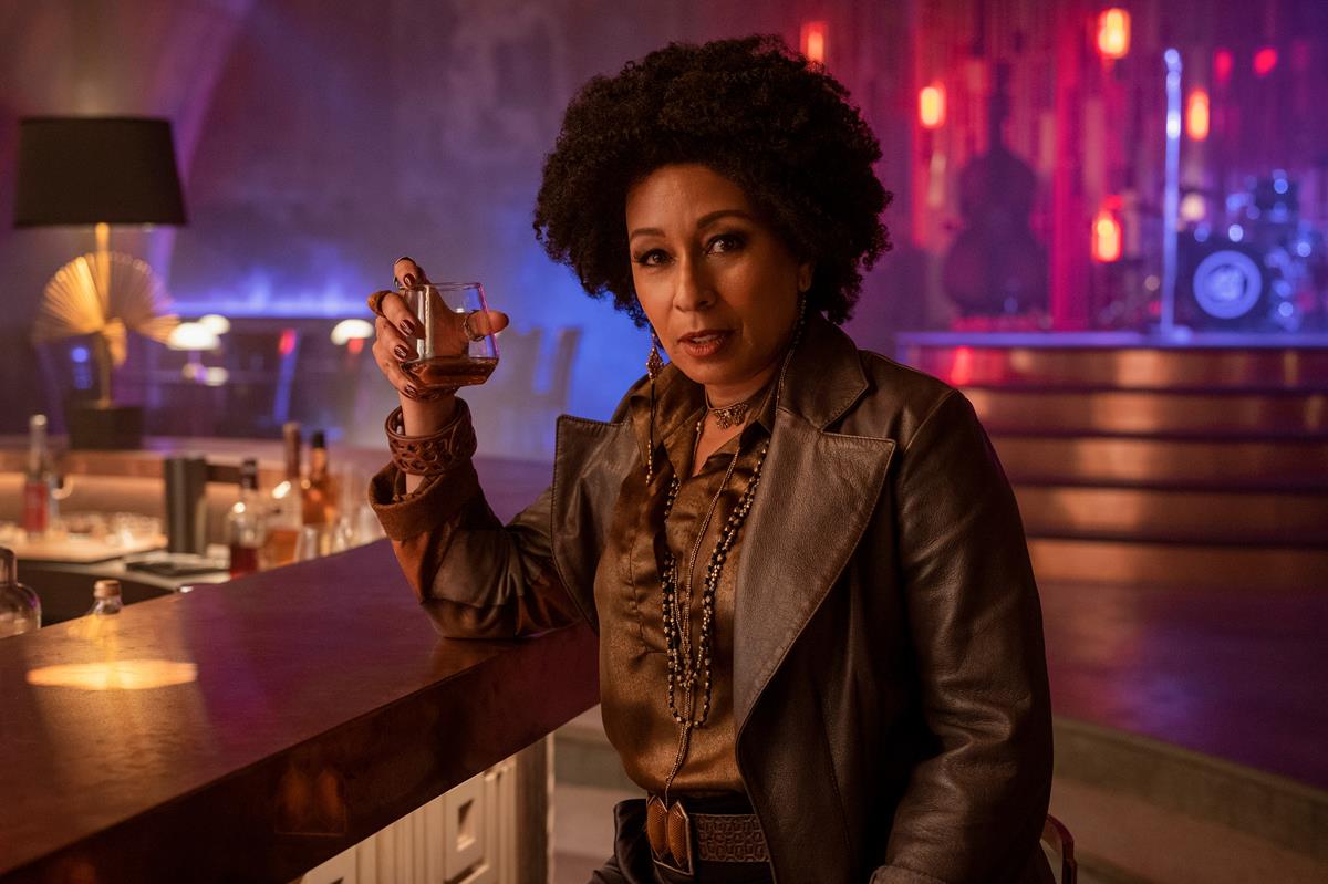 Tamara Tunie as Ana in “Cowboy Bebop.” Cr: Netflix