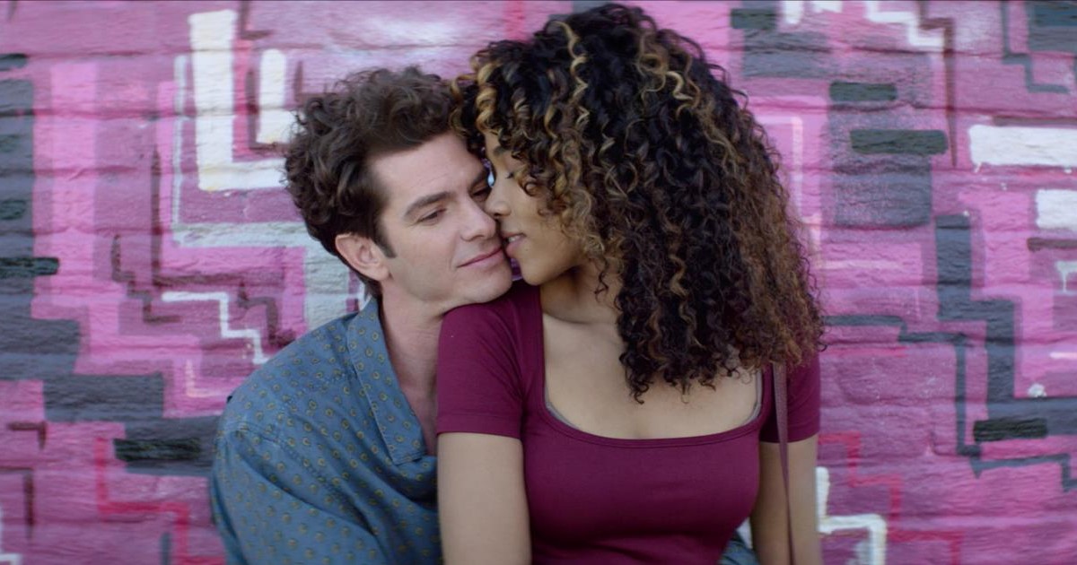 Andrew Garfield as Jon and Alexandra Shipp as Susan in director Lin-Manuel Miranda’s “tick, tick…Boom!” Cr: Netflix