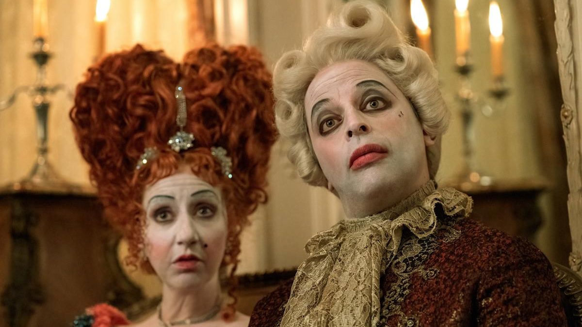 Kristen schaal as Antoinette and Nick Kroll as Gabriel in season 1 episode 5 of “Our Flag Means Death.” Cr: Warner Media