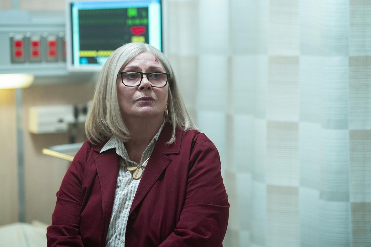 Elizabeth Ashley as Ruth Brenner in season 2 episode 6 of “Russian Doll.” Cr: Vanessa Clifton/Netflix