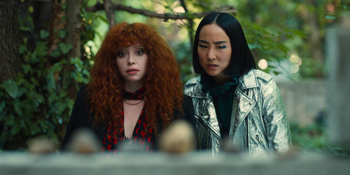 Natasha Lyonne as Nadia Vulvokov and Greta Lee as Maxine in season 2 episode 4 of “Russian Doll.” Cr: Netflix