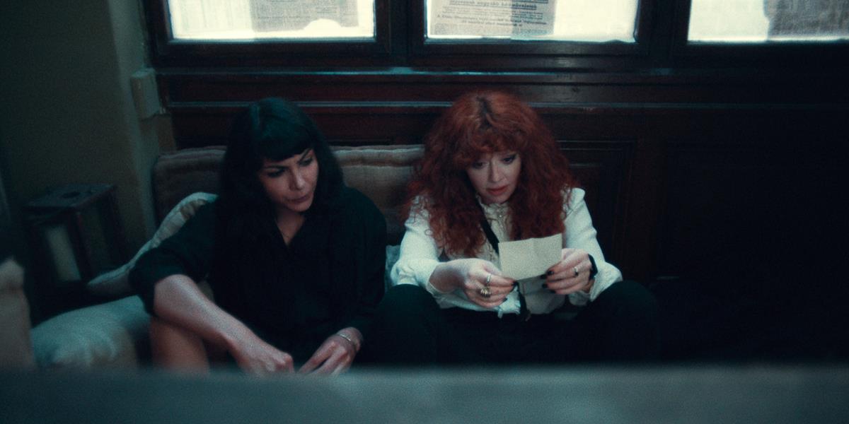 Franciska Farkas as Young Delia and Natasha Lyonne as Nadia Vulvokov in season 2 episode 5 of “Russian Doll.” Cr: Netflix