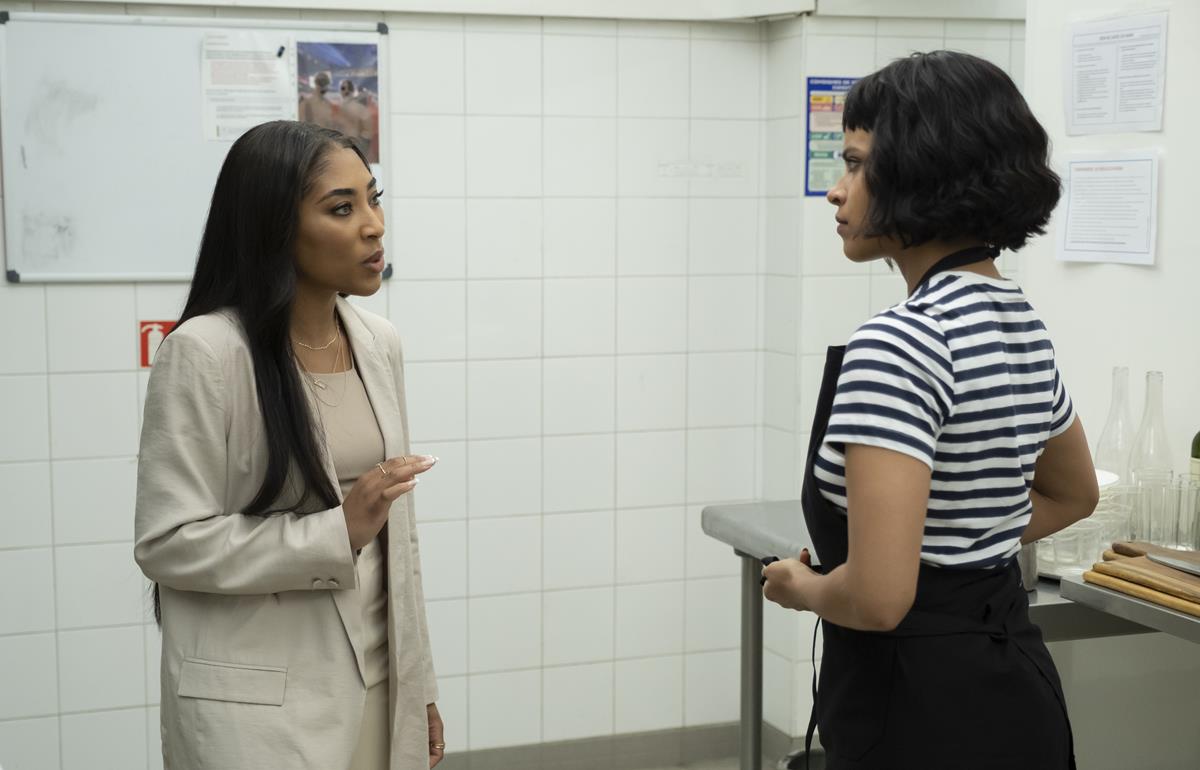 Adriyan Rae as Candice and Zazie Beetz as Van in season 3 of “Atlanta.” Cr: Roger Do Minh/FX