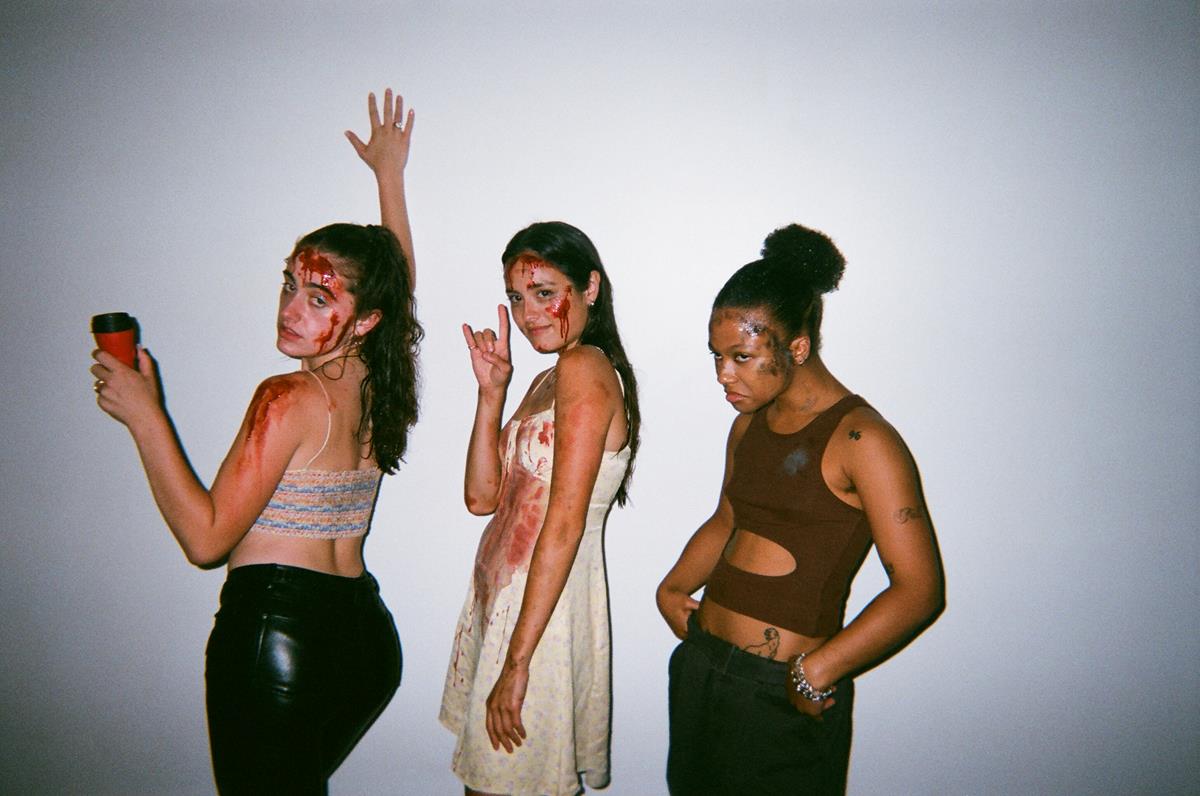 Rachel Sennott, Chase Sui Wonders, and Myha’la Herrold on the set of “Bodies Bodies Bodies” Cr: A24