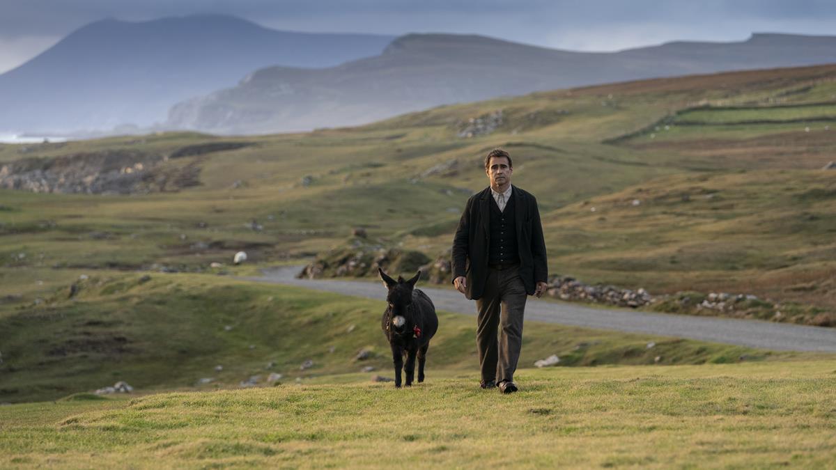 Colin Farrell as Pádraic Súilleabhá in “The Banshees of Inisherin.” Cr: Jonathan Hession/Searchlight Pictures