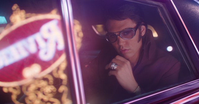 Photo Credit: Courtesy of Warner Bros. Pictures Caption: AUSTIN BUTLER as Elvis in Warner Bros. Pictures’ drama “ELVIS,” a Warner Bros. Pictures release.